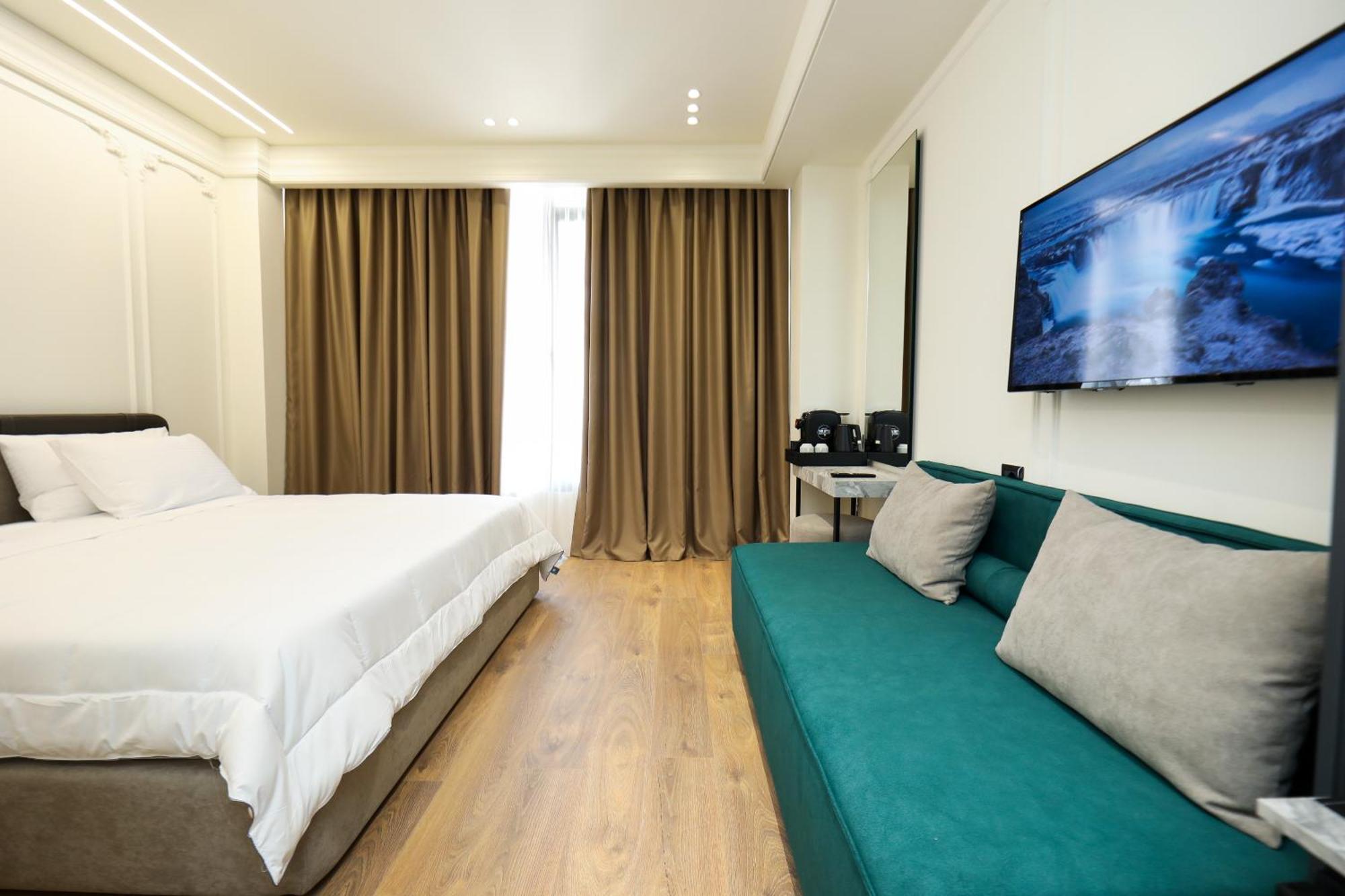 Hotel Adore Vlore Exterior photo