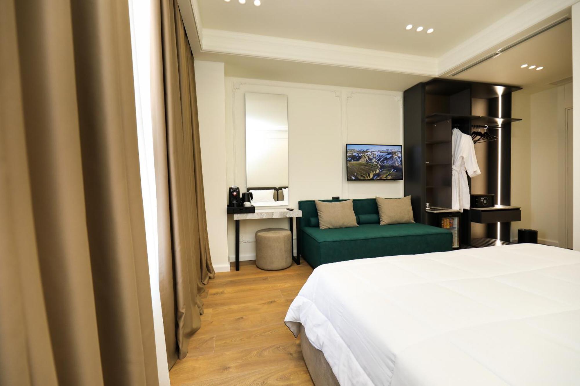 Hotel Adore Vlore Exterior photo