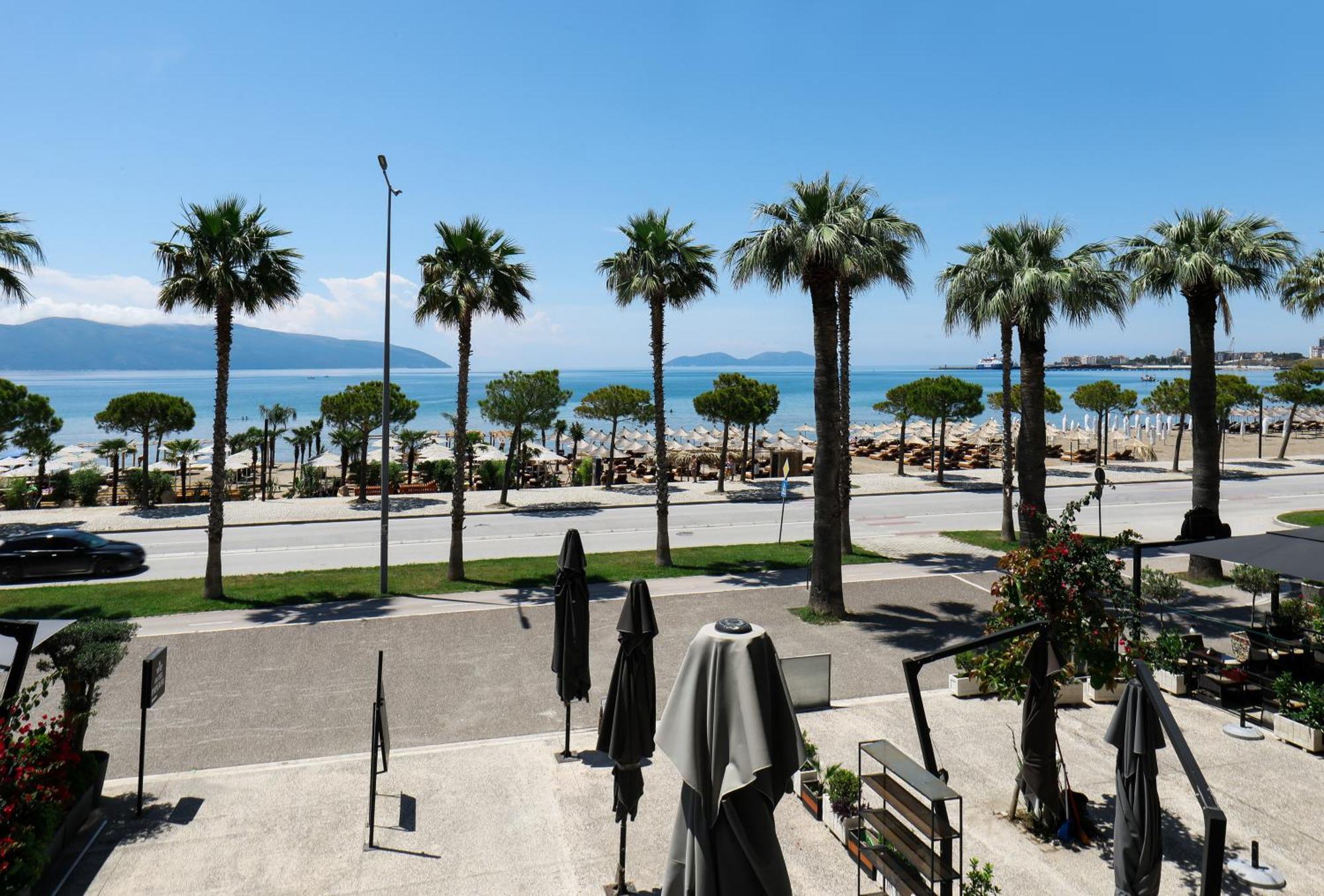 Hotel Adore Vlore Exterior photo