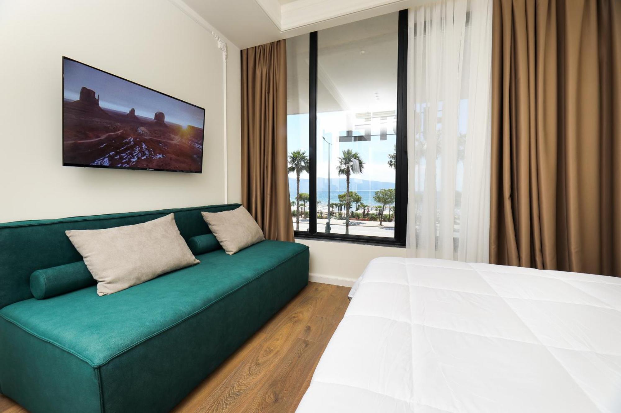 Hotel Adore Vlore Exterior photo